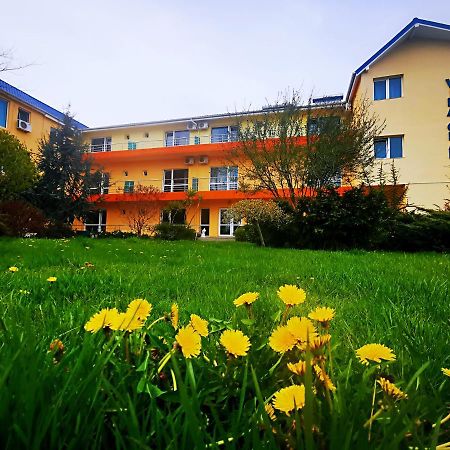 Отель Vila Oranj Костинешти Экстерьер фото