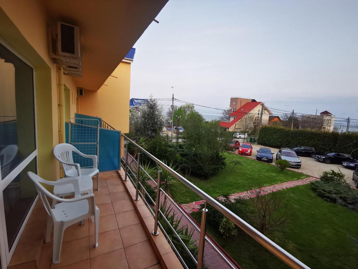Отель Vila Oranj Костинешти Экстерьер фото