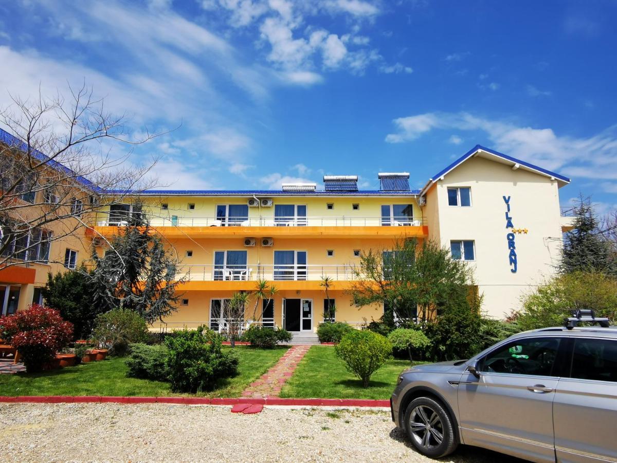 Отель Vila Oranj Костинешти Экстерьер фото